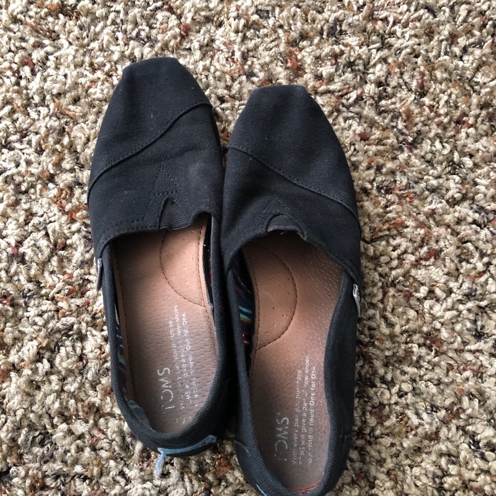 Toms - Picture 3 of 3